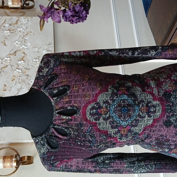 Gabby Skye Boho Multicolor Printed Knee-Length Dress. Size 4 - Picture 5 of 17